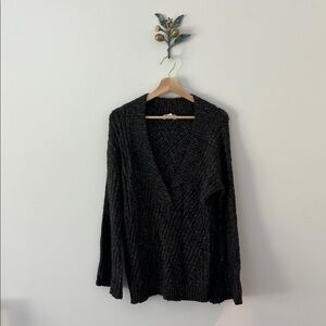 Black V-Neck Speckle Flare Sleeve Sweater